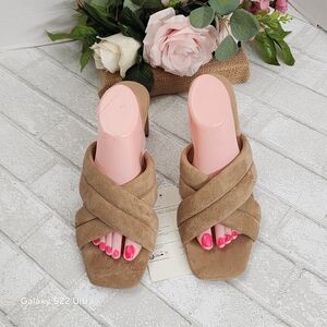 Elegant Tan Women's Slide Sandals